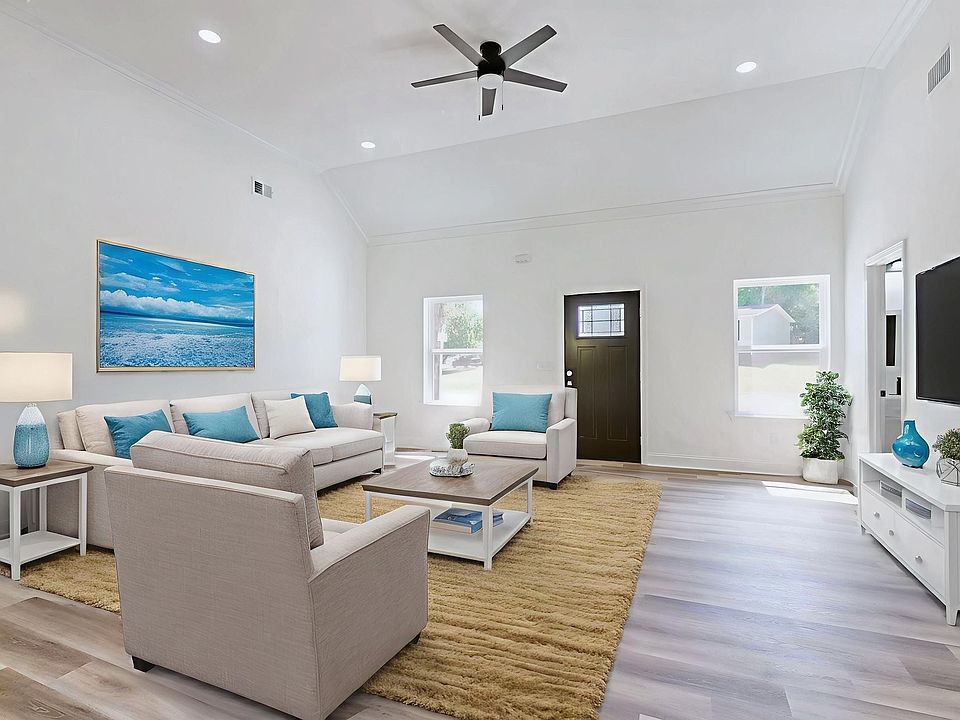 1st image of 142 Tanner Cir