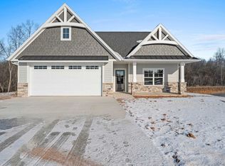 571 Lemere Ct, Green Bay, WI 54313