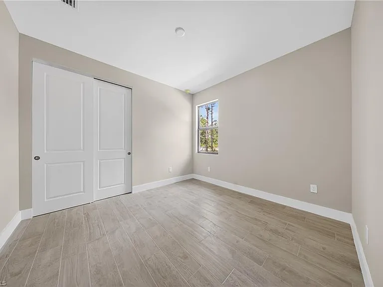 821 Moore Ave — Photo 22