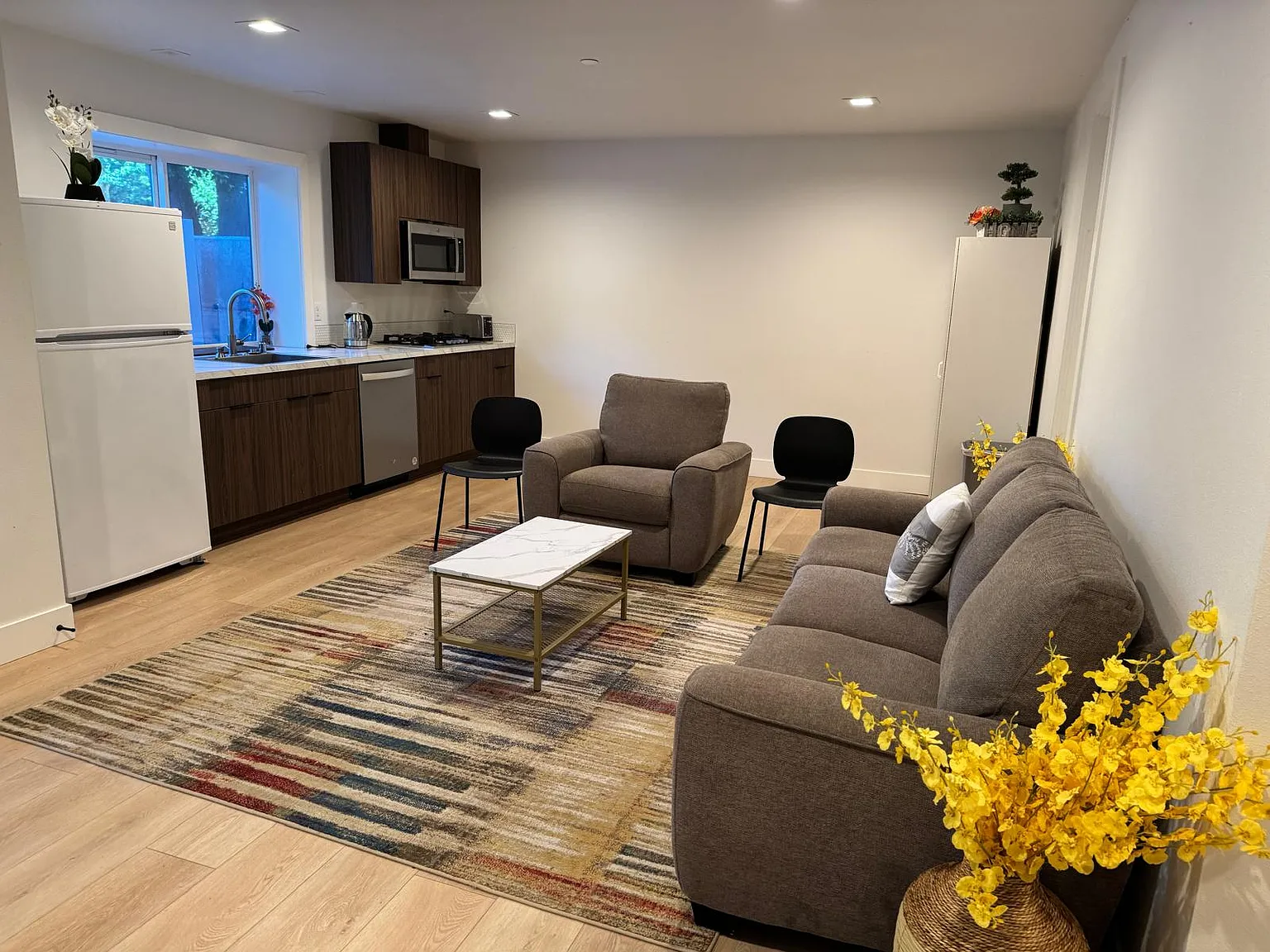 NE 76th St, Redmond — Photo 2