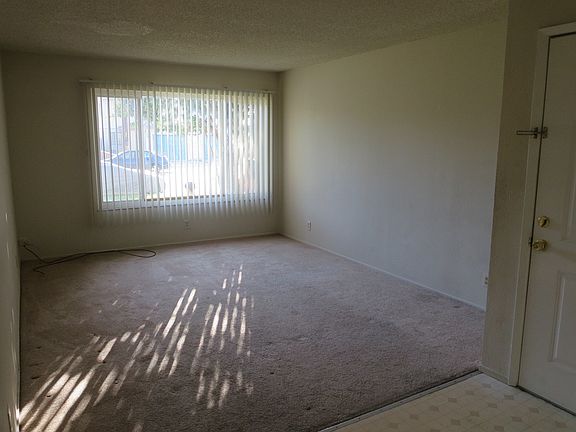 5th image of 33940 13th St
