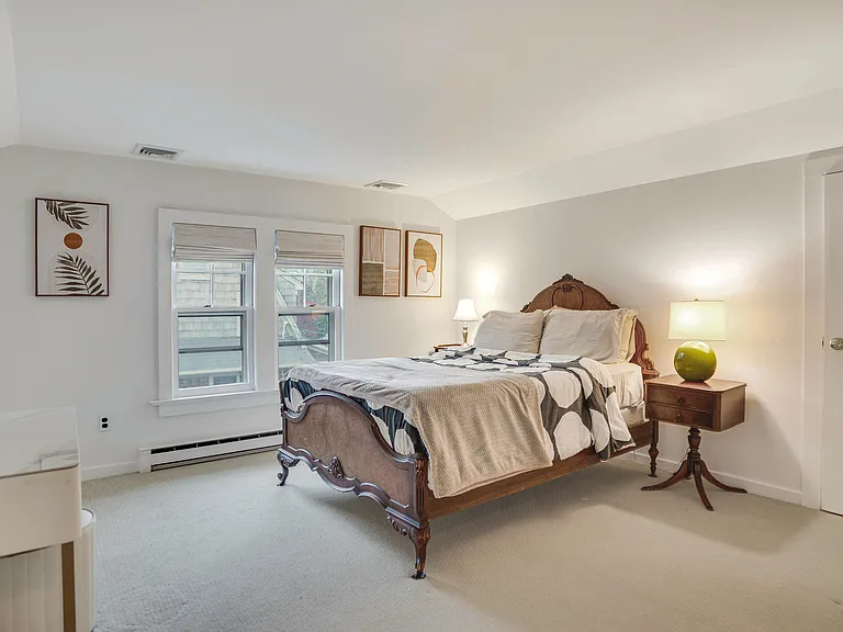 93 Meetinghouse Ln — Photo 10