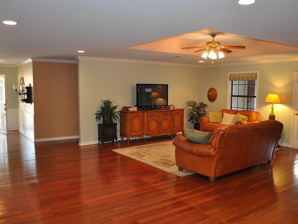 1st image of 3613 Clark Dr