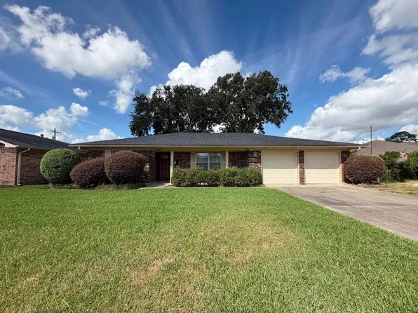2702 Marilyn Ln, Port Neches, TX 77651
