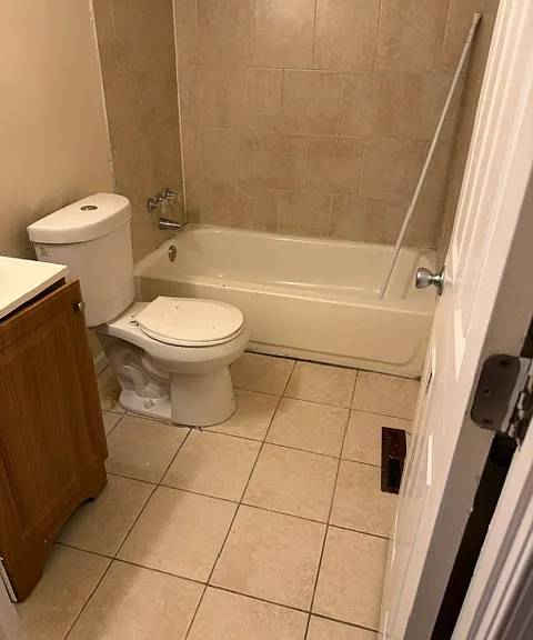 5607 The Alameda #C — Photo 2