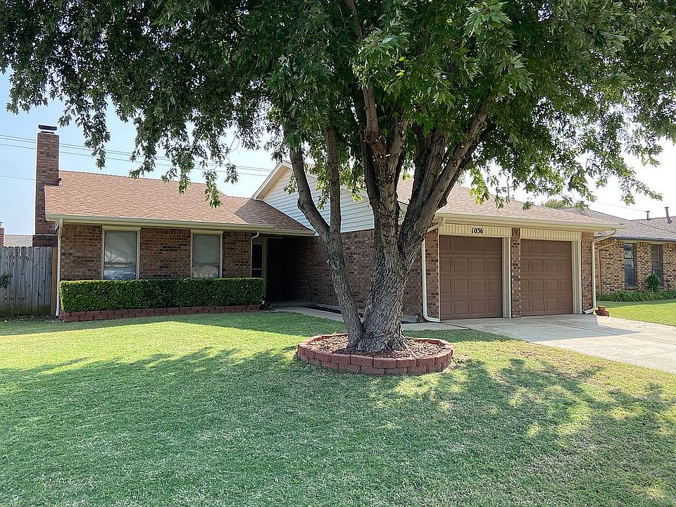 1st image of 1036 Royal Ln