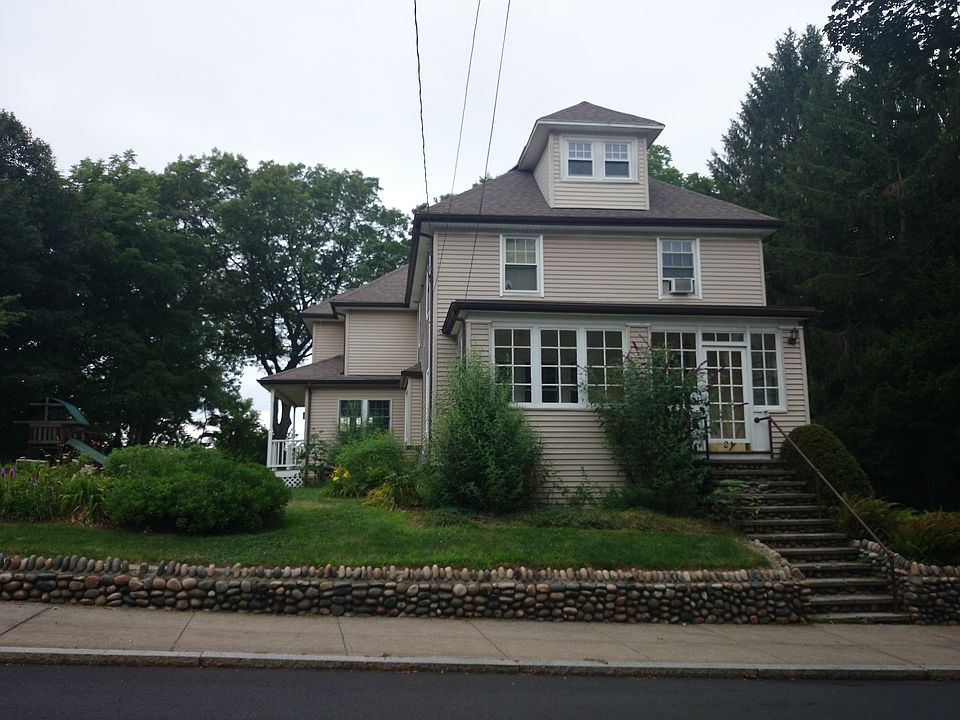 2nd image of 21 New Haven St