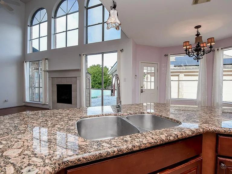 2719 Mossy Log Ct — Photo 22