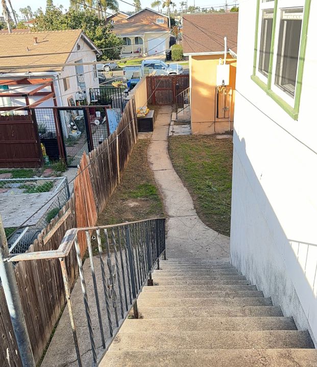 2nd image of 562 Otis St Unit A
