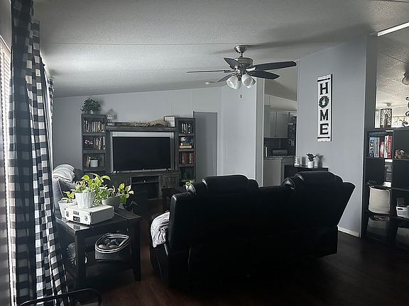 2nd image of 11555 Culebra Rd #366