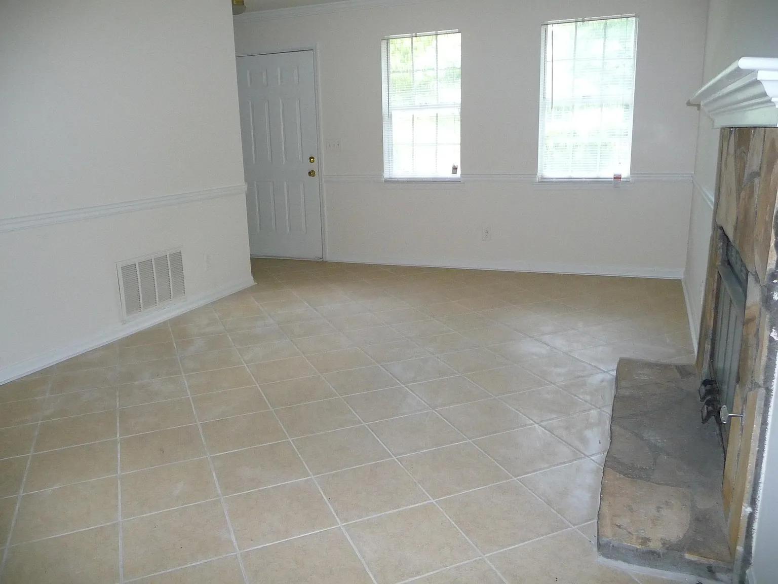 2 bed, 1050 sqft, $2,250 — Photo 4