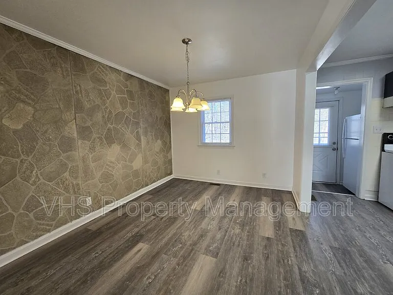 4 Daiseys Rest Rd — Photo 8