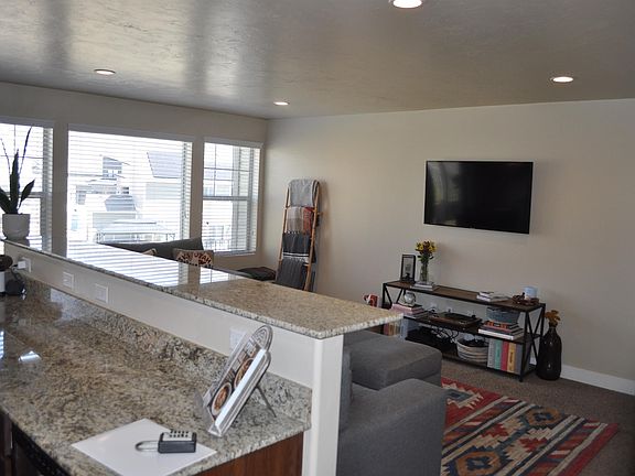 4th image of 2303 E Deer Park Ln #1