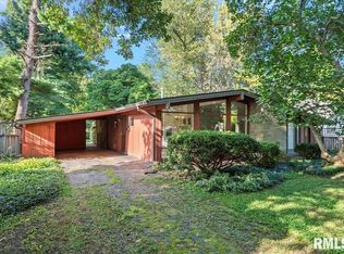 122 Circle Dr, Springfield, IL 62703