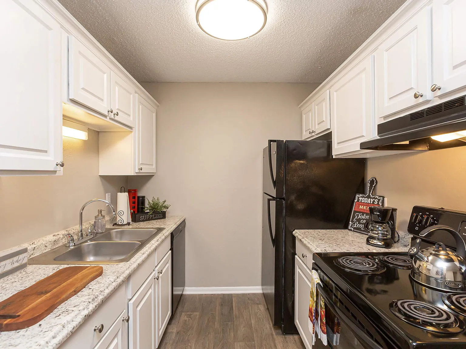 Raintree Apartments — Photo 2