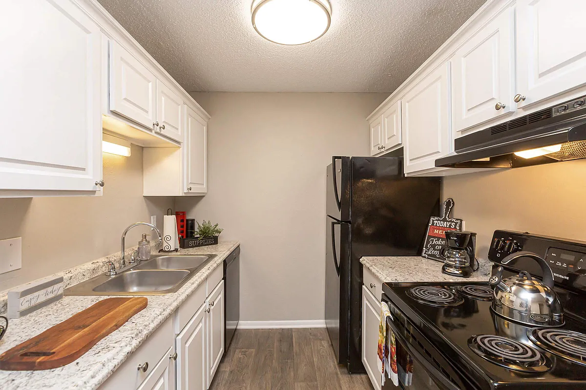 Building Photo - Raintree Apartments