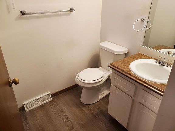 5th image of 2124 27th Avenue Ct APT 2