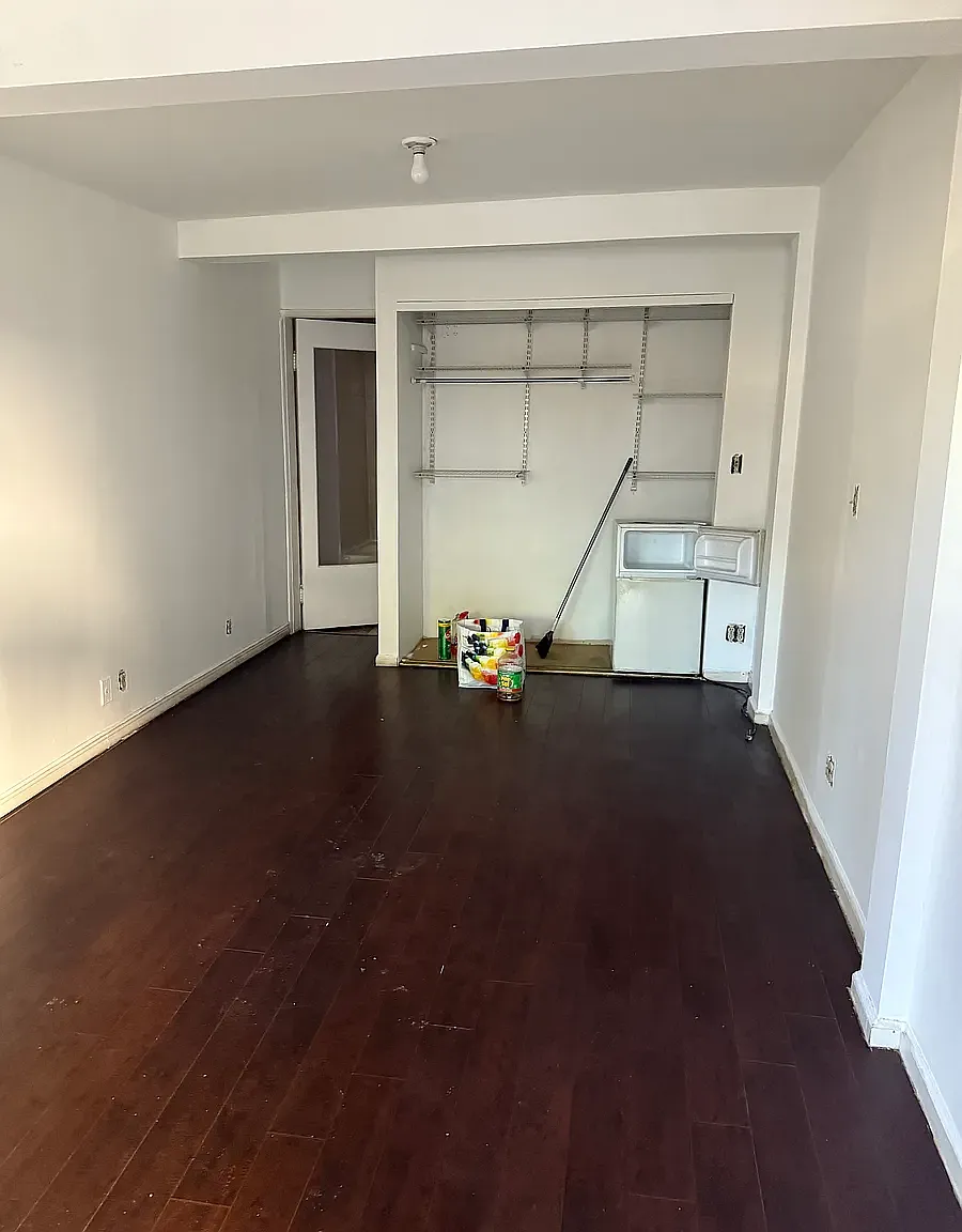 1 bed, 300 sqft, $1,400 — Photo 1