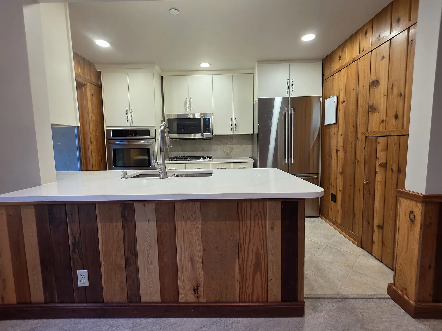 2 bed, 2300 sqft, $4,950 — Photo 4