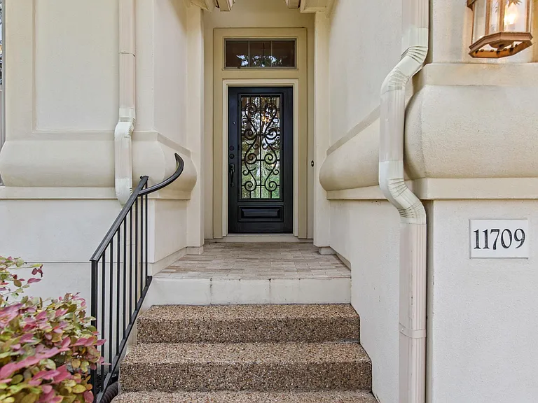 11709 Woodland Hills Trl — Photo 22