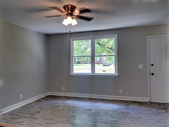4th image of 909 Peachtree Dr