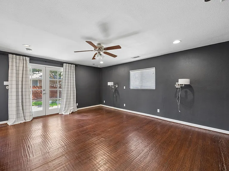 8618 Lockhaven Dr — Photo 14