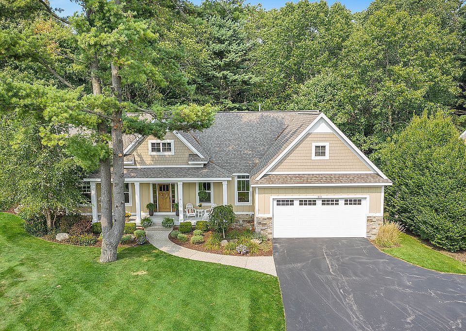 1st image of 311 S Lakeshore Dr