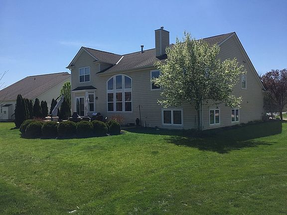 2nd image of 3242 Vinson Dr