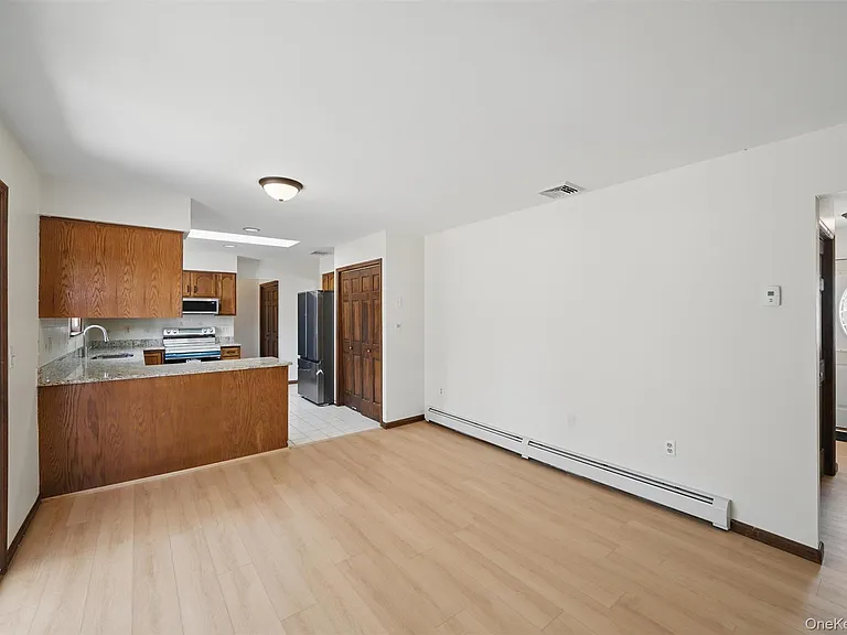 30 Shore Blvd — Photo 11