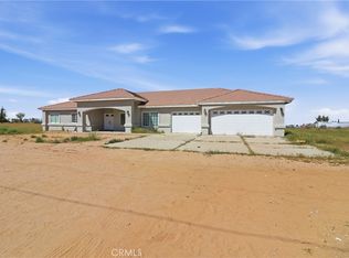 7576 Sunset Rd, Phelan, CA 92371