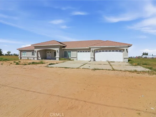7576 Sunset Rd, Phelan, CA 92371