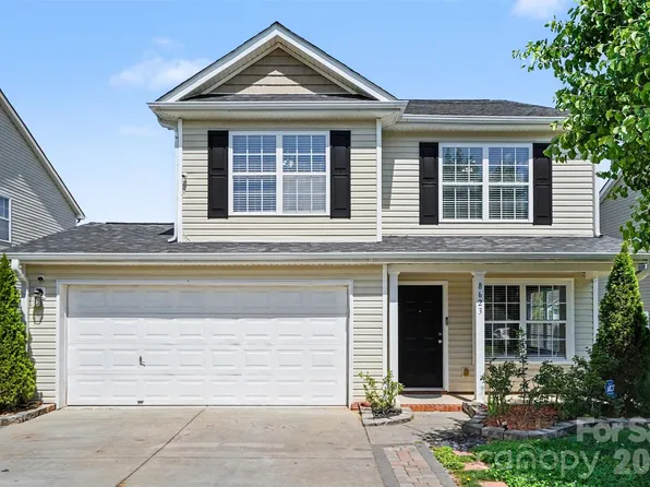 8623 Strider Dr, Charlotte, NC 28212