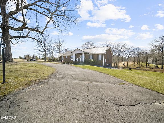 5th image of 3435 Mountain View Ln