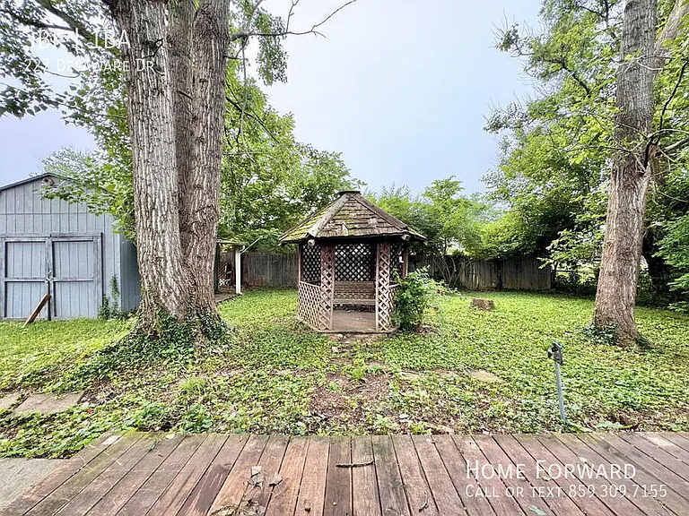 227 Delaware Dr — Photo 16