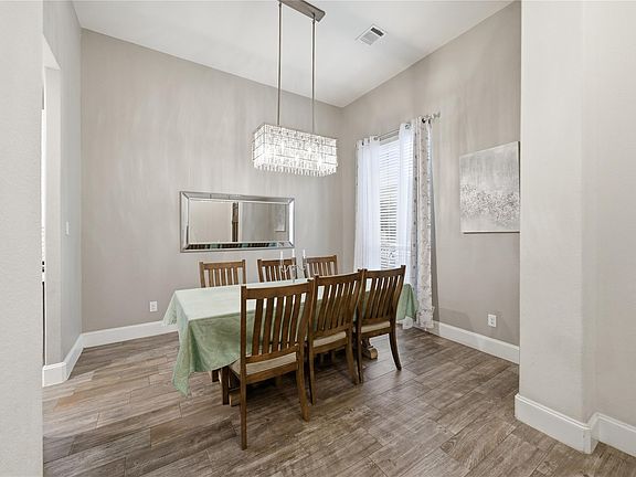 5th image of 720 Mayhill Ridge Ln