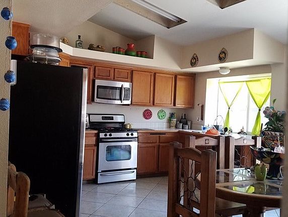 3rd image of 18210 Shamrock St