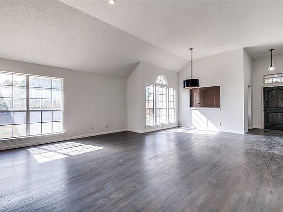 4th image of 2950 Moreau Ct