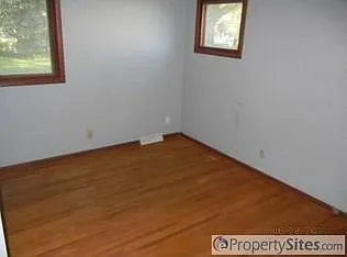 3 Bedroom 2 bath ready to go — Photo 4