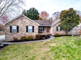 1927 Meadow Stone Ln, Knoxville, TN 37938