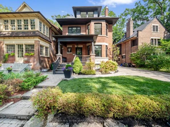 18 Castle Frank Cres #3, Toronto, ON M4W 3A3