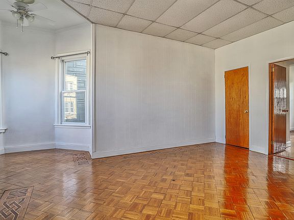 3rd image of 207 Jewett Ave #2