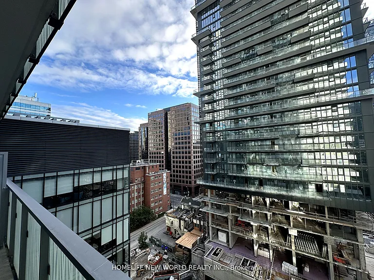 50 Charles St E #1101 — Photo 9