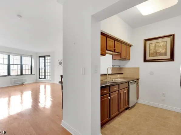7 Prospect St #303, Morristown Town, NJ 07960