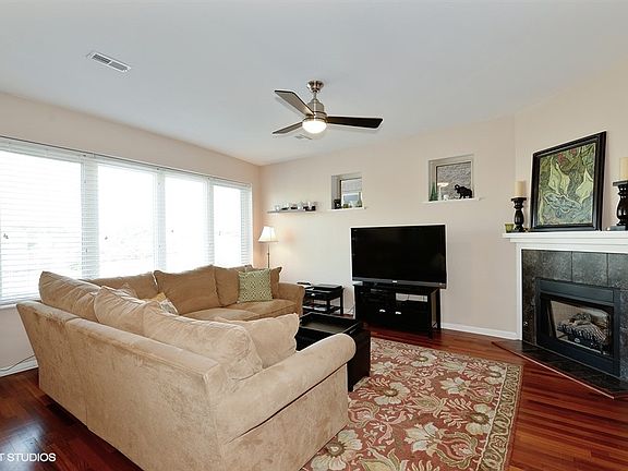 2nd image of 4915 N Lincoln Ave APT 2