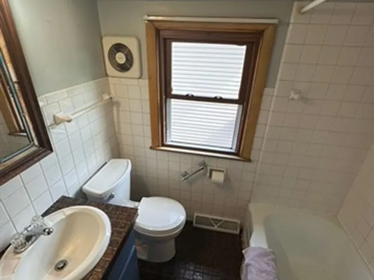 3229 S 56th St — Photo 29