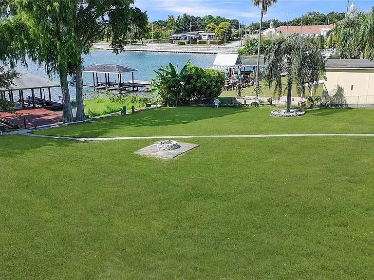 117 E Lake Roy Dr SE — Photo 22