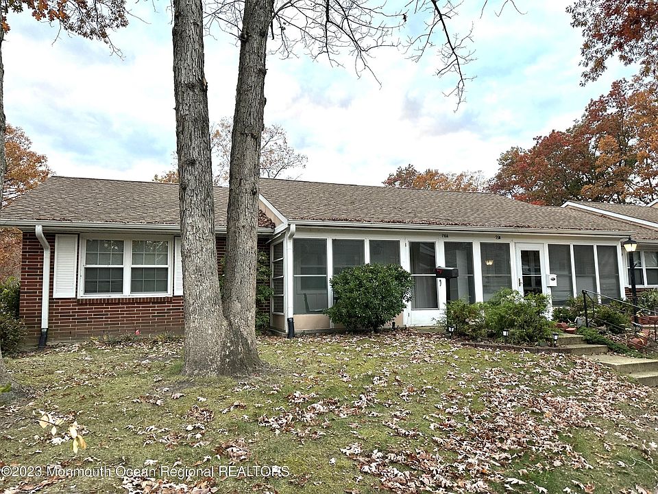 1st image of 76A Dorchester Drive