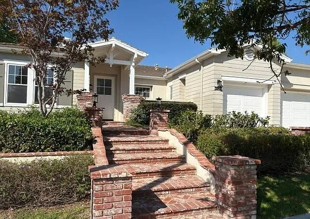 4 bed, 3062 sqft, $8,750 — Photo 1