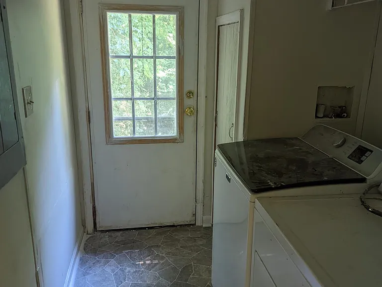 2304 Bell Ave — Photo 13