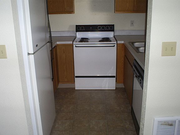 5th image of 2000 E Mill Plain Blvd APT 211